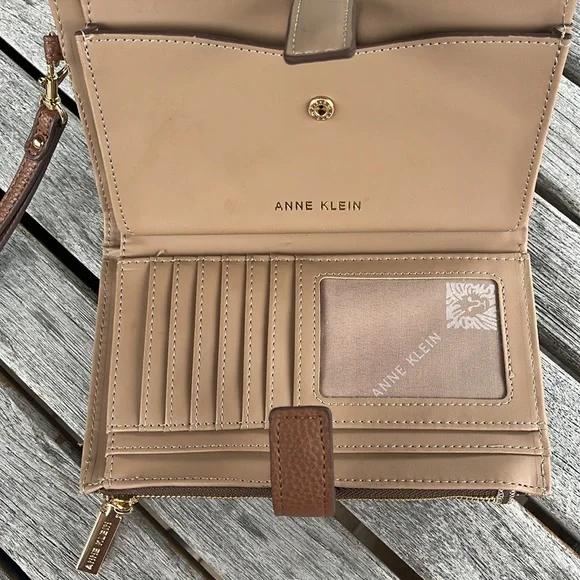 Anne Klein Bags | Tile Lion Logo Wristlet With Horse Bit Anne Klein *NWOT - Picture 10 of 12